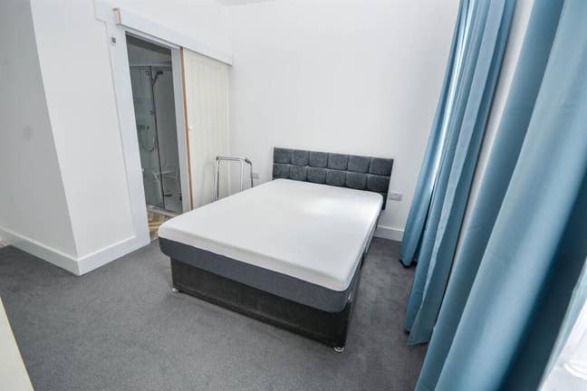 Amazing New 2 Bed Solar House Main Photo