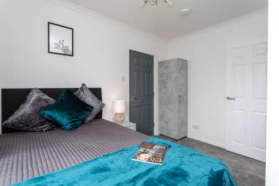 Double Room Available Main Photo