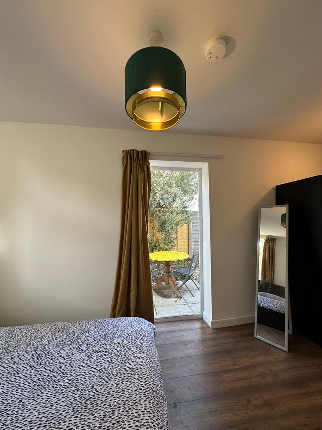 Ensuite, Own Private Garden & parking - Filton Main Photo