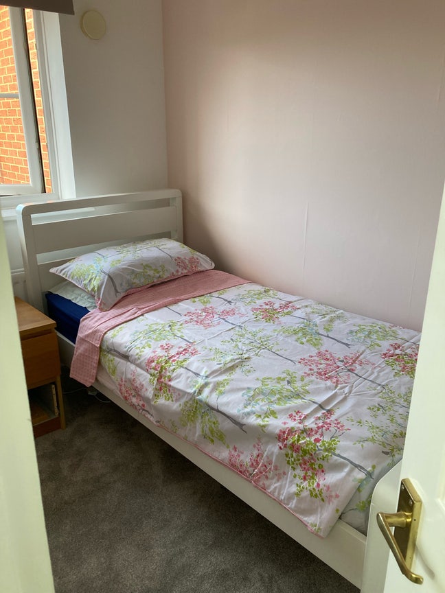 Single room in Walton on Thames Main Photo