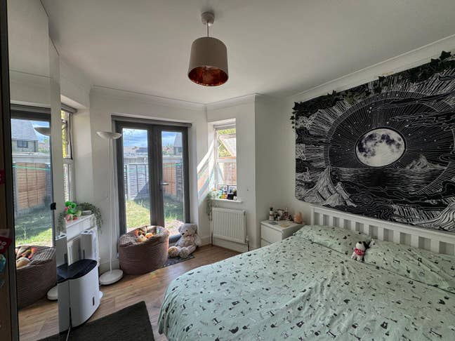 Room in North London Main Photo
