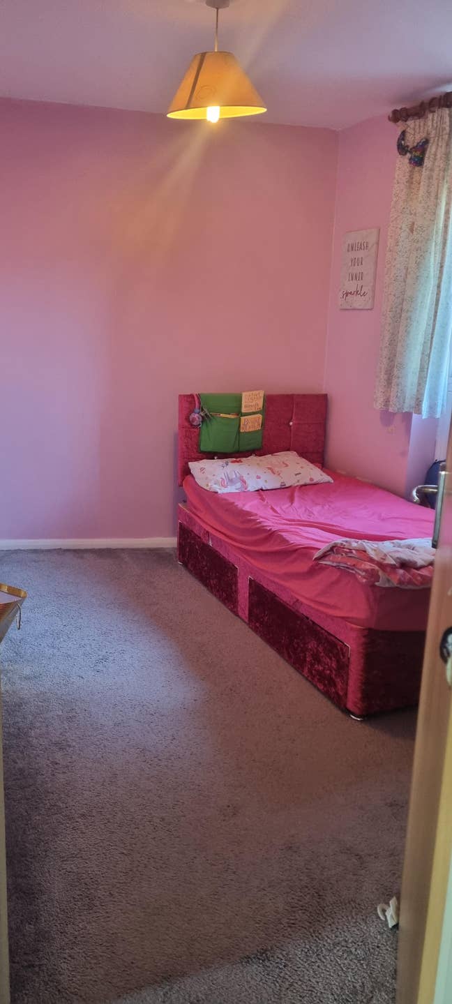 One single room available to rent  Main Photo