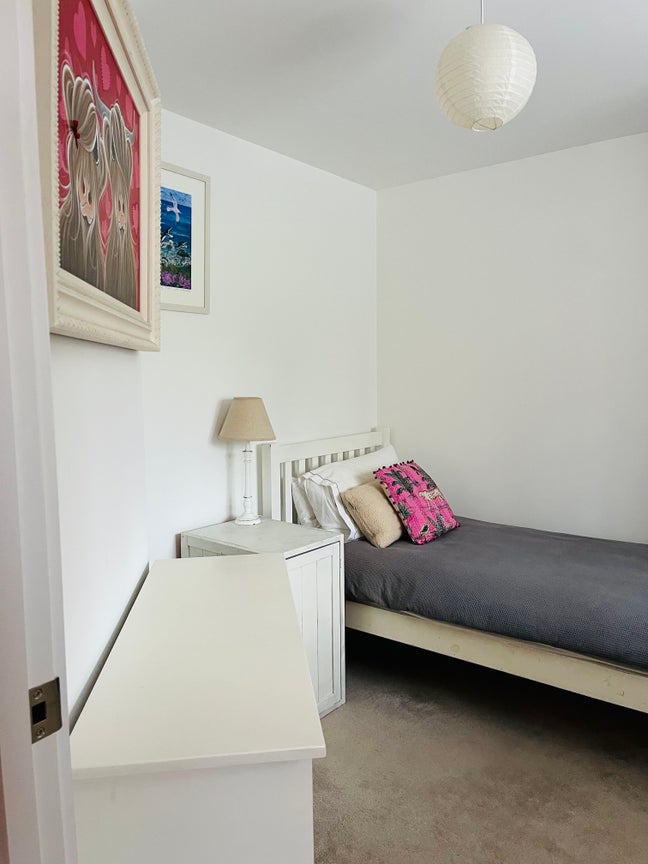 Cosy single room and house share Main Photo
