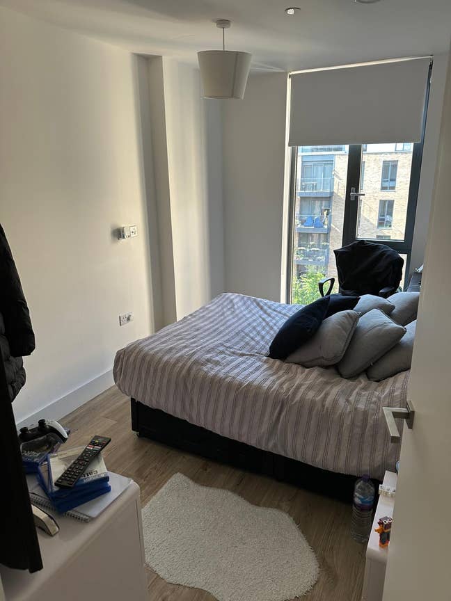 Double Room with Private Bathroom – Staines  Main Photo