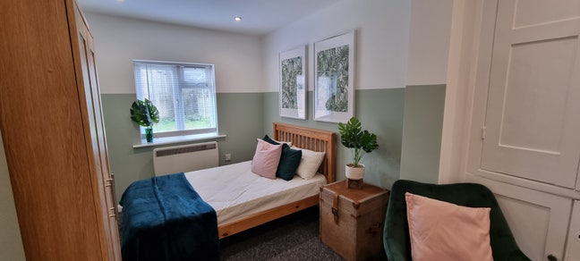 Huge comfy en-suite room (CR) Main Photo