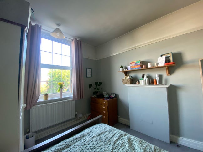 Double room available in Streatham Hill flat Main Photo