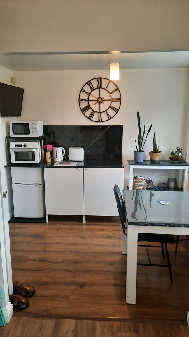 Single room to let Main Photo