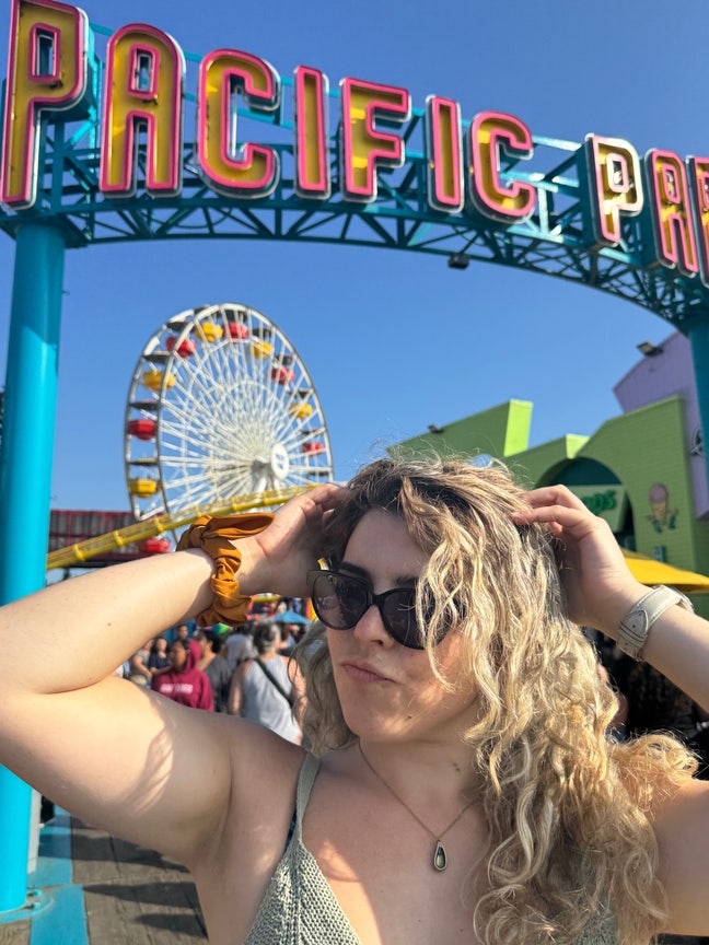 Looking for a room or buddy up for a modern flat Main Photo