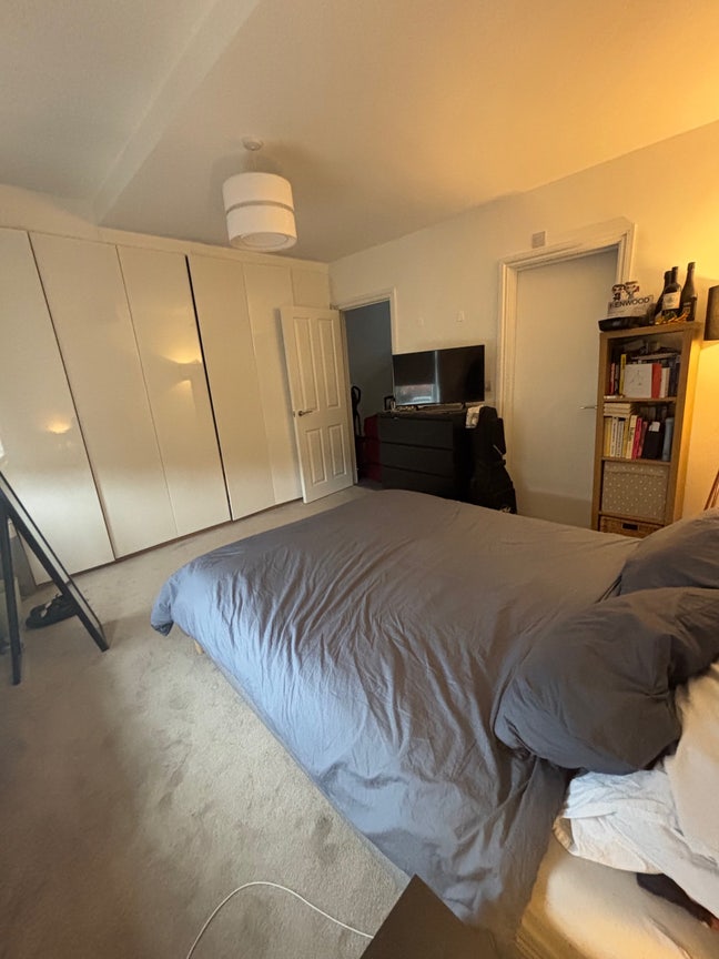 Huge en suite double room near Blackhorse Road Main Photo