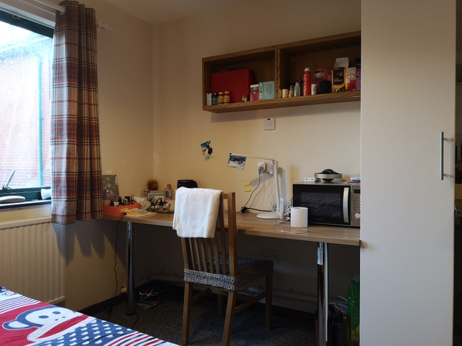 Two Studios Available – Exeter City Centre Main Photo