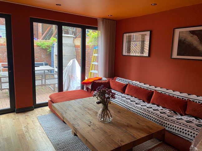 Double Room Available in Warm, Peaceful Home Main Photo