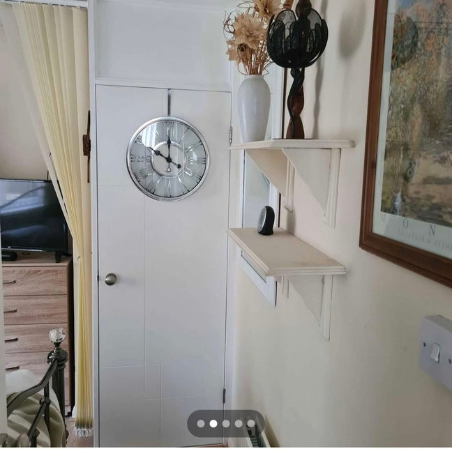 Furnished room for rent  Main Photo