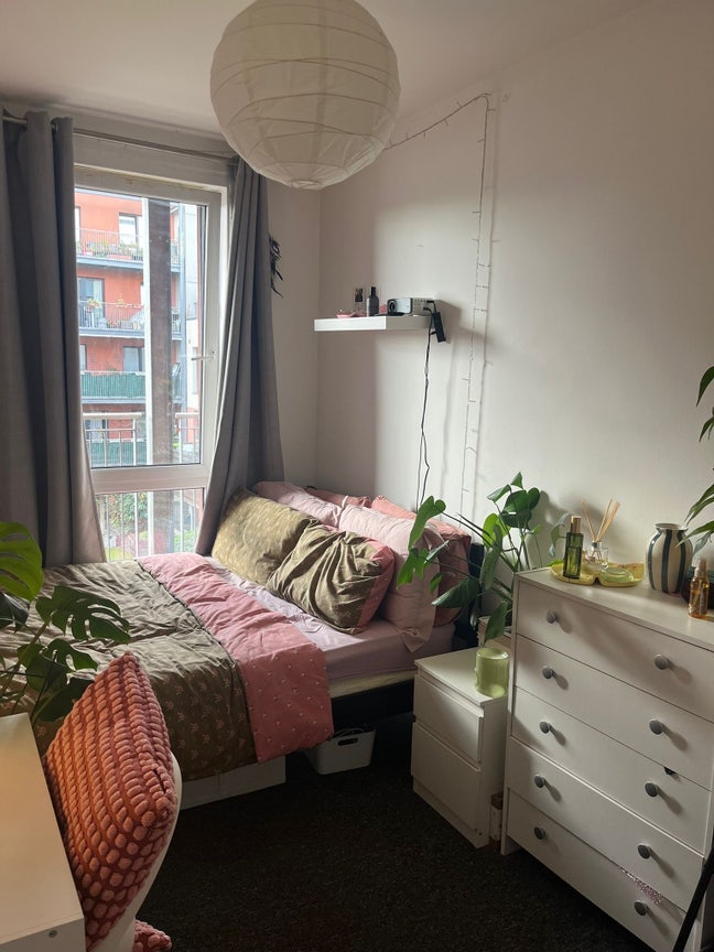 Double room in Bethnal Green (girls preferred) Main Photo