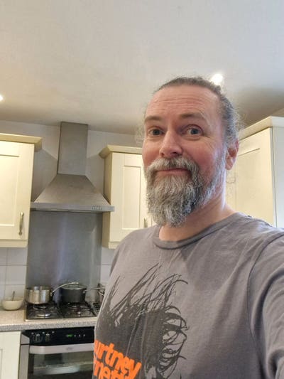 WFH IT guy and cat looking for a double room Main Photo