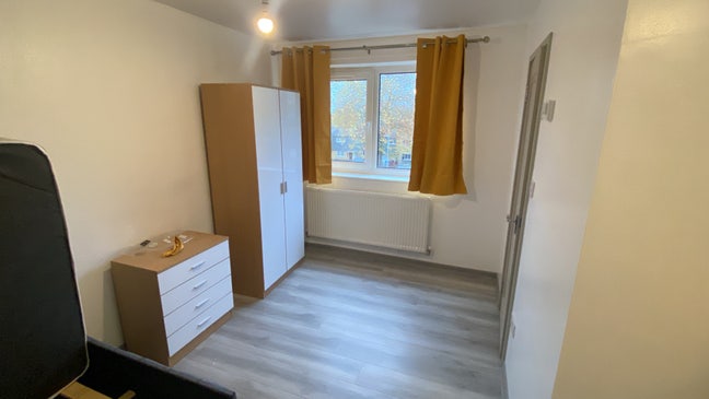 Room with En-suite nn3 Main Photo