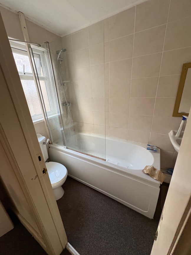  Caernarfon town house on 3 floors  Main Photo