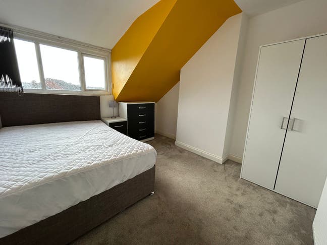 A fully furnished bedroom is now available to let  Main Photo