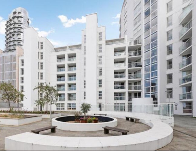 Absolutely Stunning Balcony Room Canary Wharf Main Photo