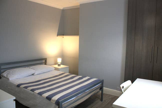 Large Double Rooms - No Deposit 🏠 Main Photo
