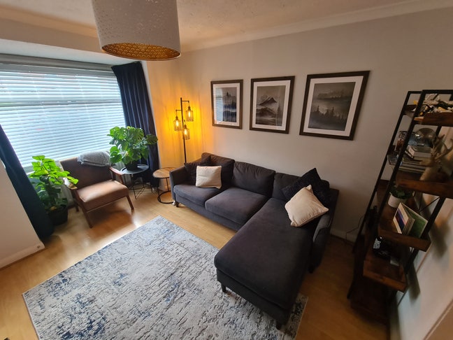2-Bed Fully Furnished house in Sydenham Main Photo
