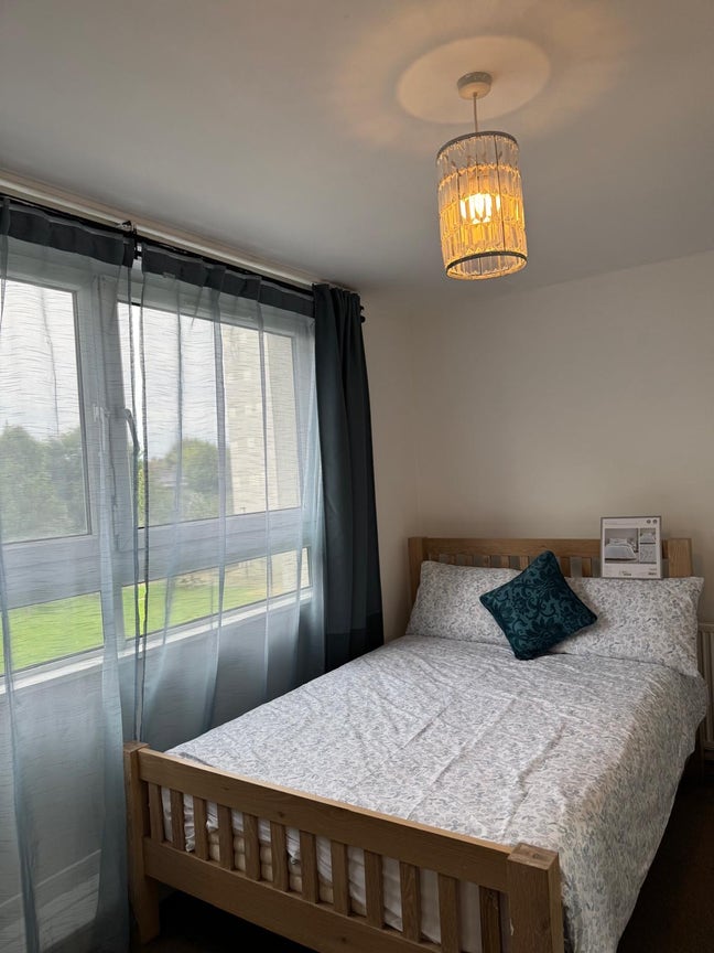 Newly furnished double bedroom  Main Photo