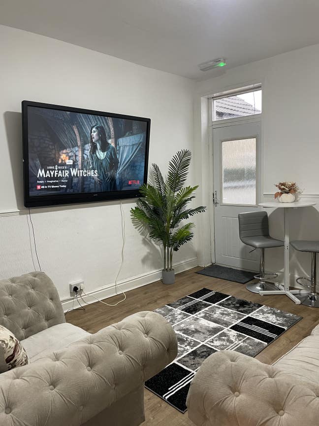 Furnished double rooms in luxury house CV3 Main Photo