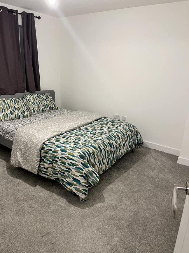 En-suite room  in a nice new house Main Photo
