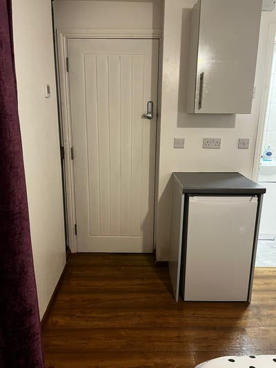 1 room for rent  Main Photo