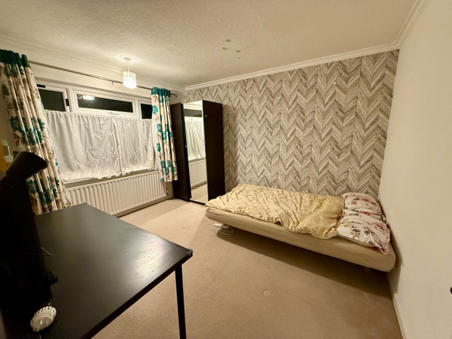 Two double bedrooms in a large house in Wollaton Main Photo
