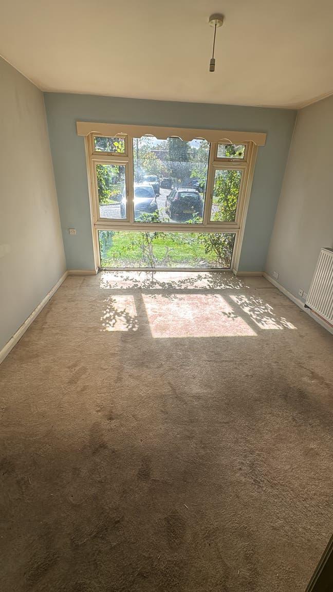 Unique 1-Bedroom Bungalow in Oxshott Main Photo