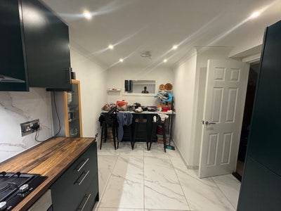 1 double room in 3bed house Main Photo