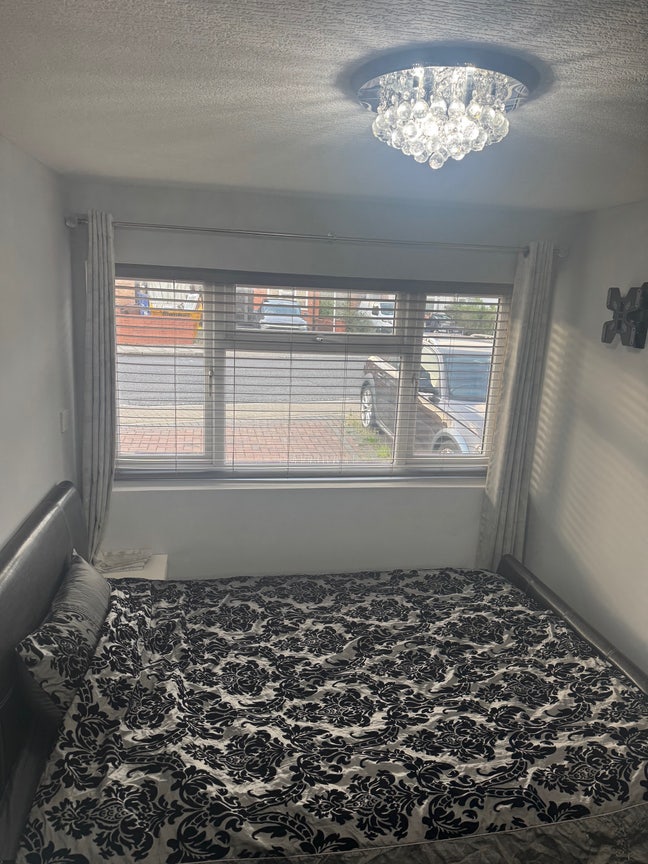 Self-contained room in Edgware - personal access Main Photo