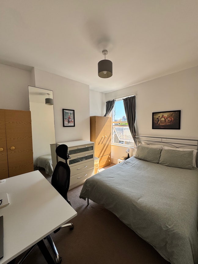 Double Room in Spacious 2-Bed Harringay Flat Main Photo