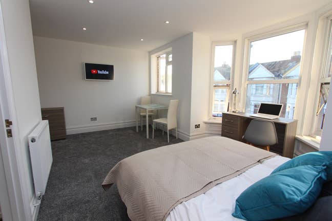 💥💫Large Luxury Ensuite Double Room 💫💥 Main Photo