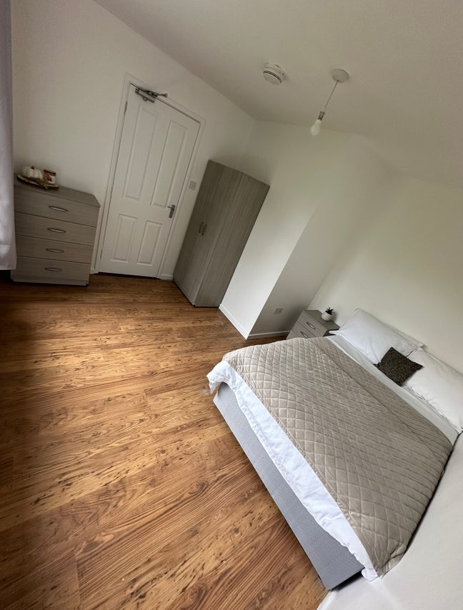 Double room available in house share, CO4 Main Photo
