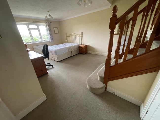 Master Suite £850  Nr Bearsted Station  Main Photo
