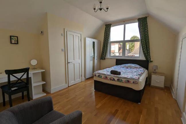 Ensuite double room in the heart of Wimbledon Main Photo