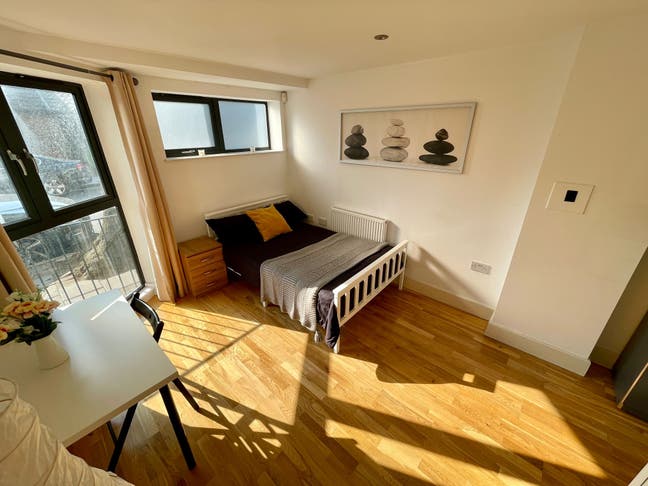 Lovely Double Room in Bermondsey – All Bills  Main Photo