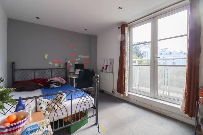 Woodford Road LE2 - 6 Bed House Share Main Photo