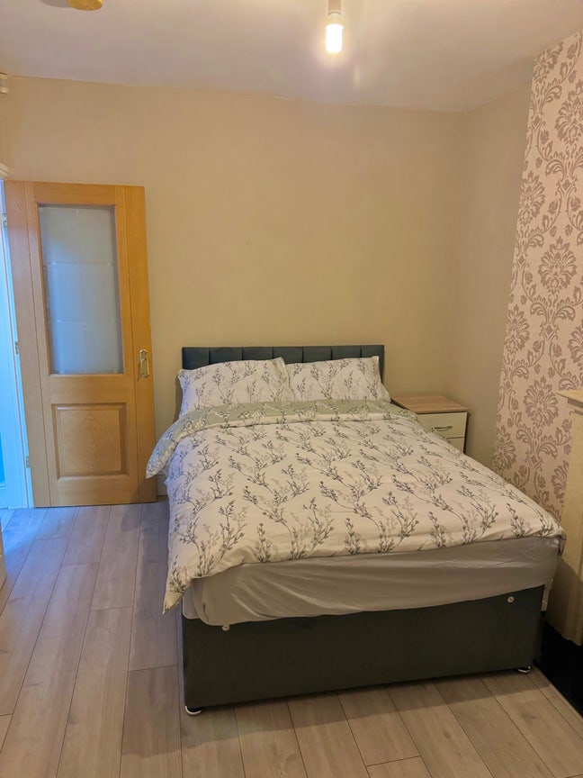 Newly Renovated Furnished Double Room available   Main Photo