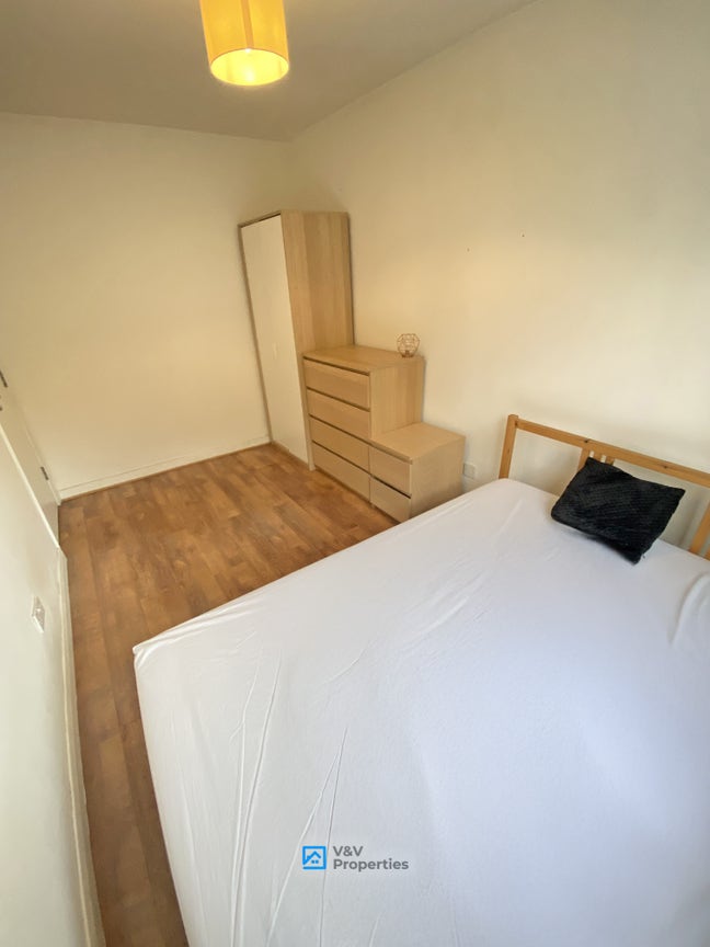 3 Rooms Available🎀💕 Preferably Girls Main Photo
