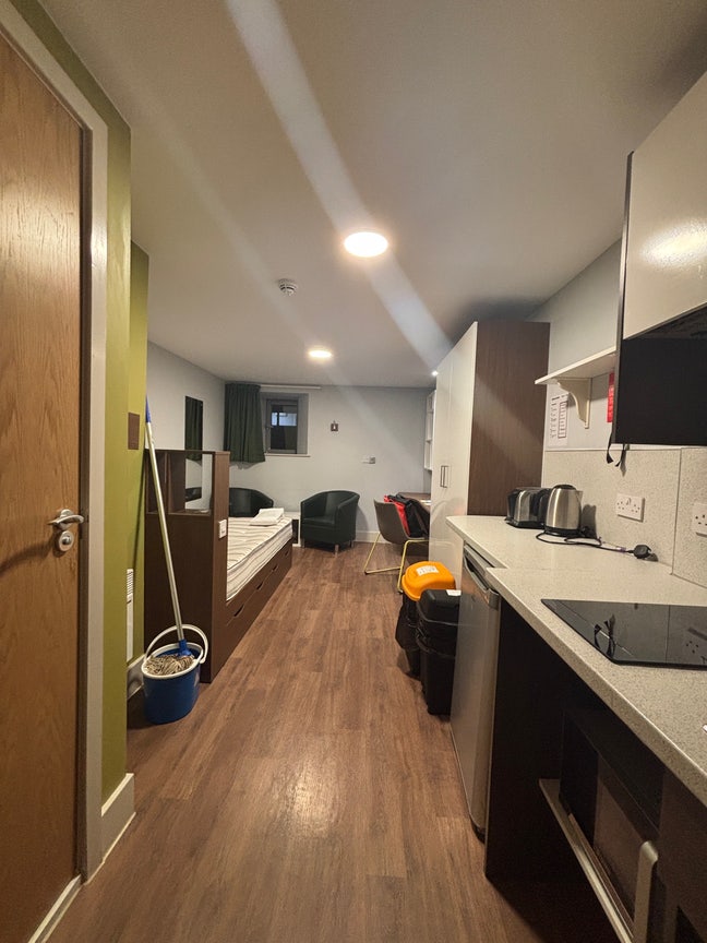 Student Accommodation Studio Tenancy Transfer Main Photo