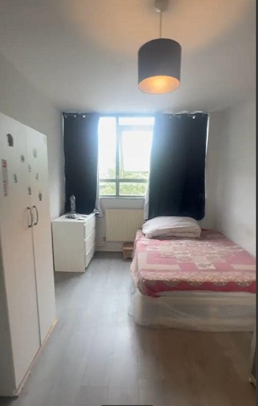 Spacious & Stylish 5-Bedroom in Prime N1 Location Main Photo