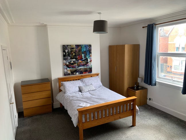 Summerfield Cres | Brand New Ensuite Rooms! Main Photo