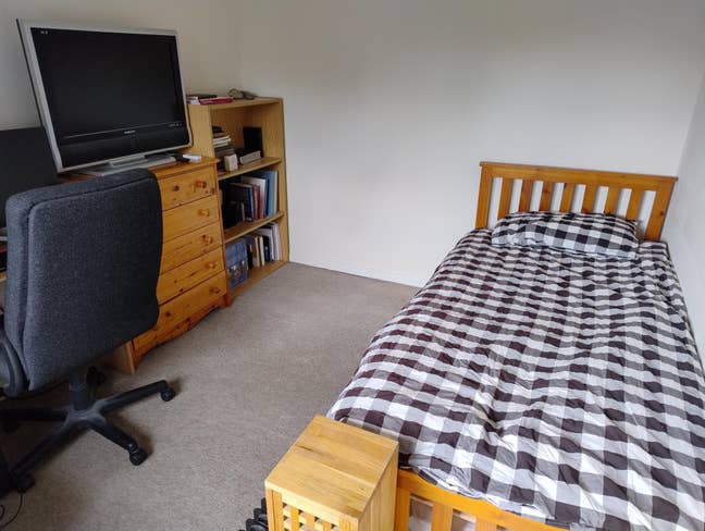 Single Bedroom Available Main Photo