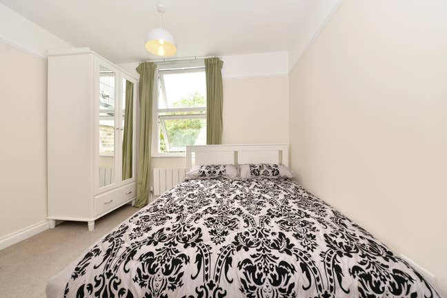 ✨ Stunning Room in Refurbished Lewisham Home ✨ Main Photo