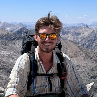 Professional Male seeks a single or double room Main Photo