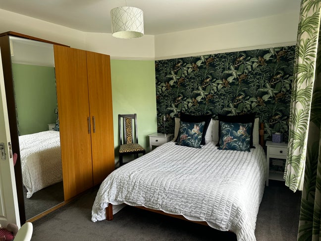 Warm & welcoming clean spacious home Main Photo