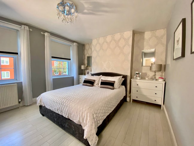 Double room in a big house  Main Photo