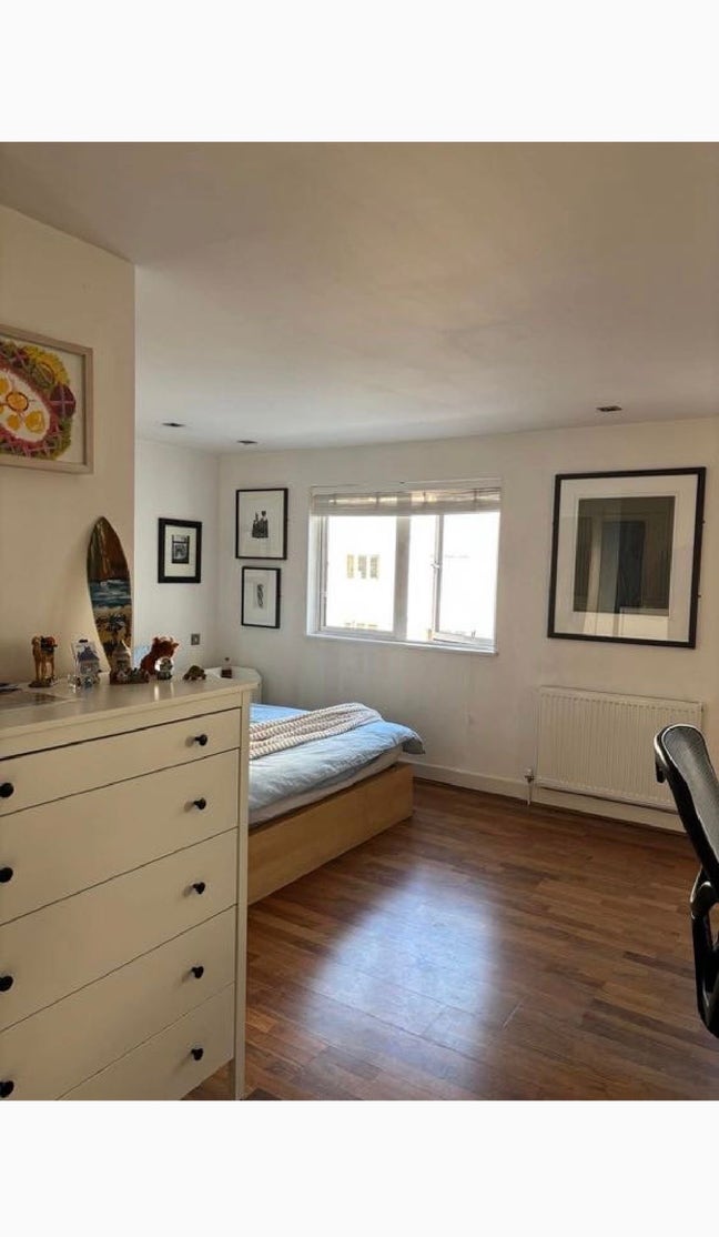 Couples room with ensuite in Clapham North Main Photo